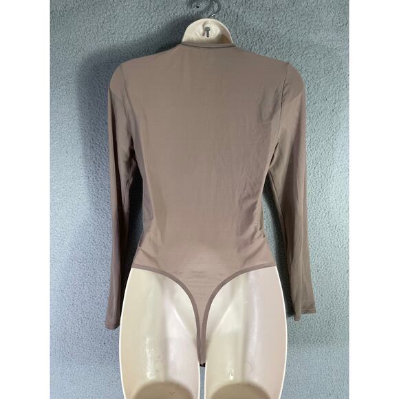 Lululemon Long Sleeve Bodysuit Beige Snap Closure Stretchy Womens Large Set of 2 - Picture 9 of 11